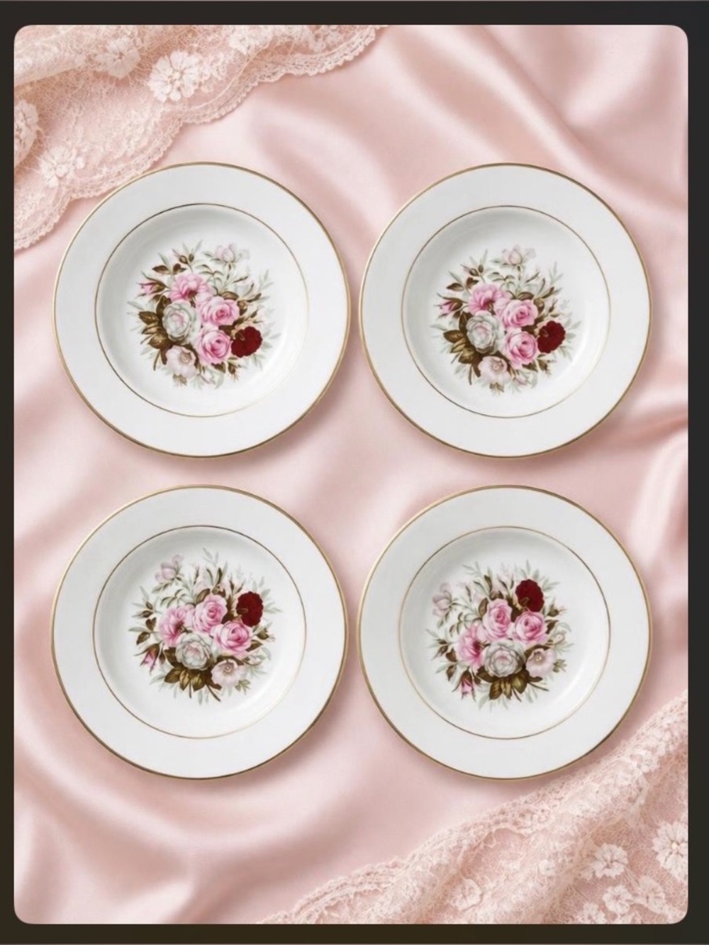 VNTG Lady Lee (Gold Trim)
by ROYAL JACKSON Set of 4 shallow bowls England